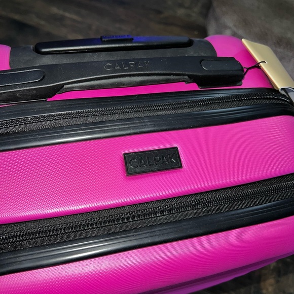 Calpak Front Pocket Carry On Luggage - Voyagr Collection - BRAND NEW - Picture 3 of 10